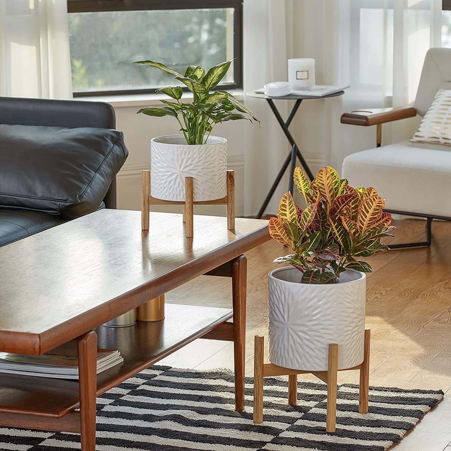 LA JOLIE MUSE Ceramic Plant Pot with Wood Stand – Nordic Designs Inc